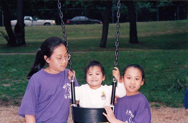 Присцилла Чан с двумя младшими сестрами