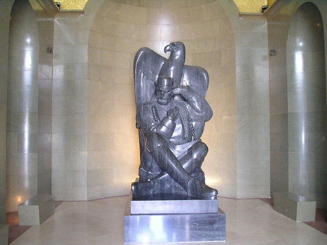 Статуя Петара Негоша