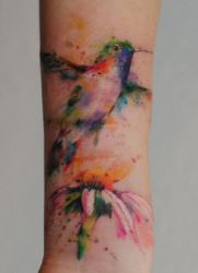 co oznacza tatuaż kolibra