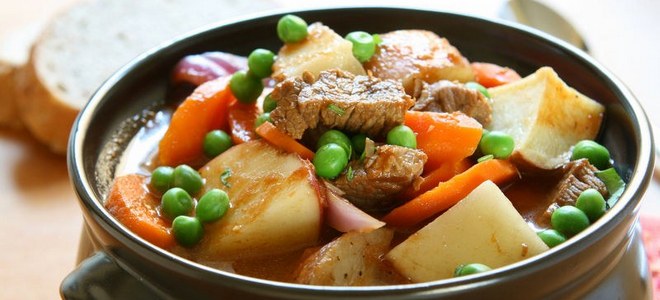 pečenje u loncima mesa i krumpira