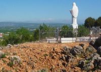 Статуя Богородицы на Холме Явления