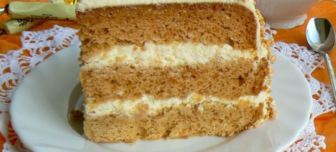 Medový dort se zakysanou smetanou v pomalém sporáku