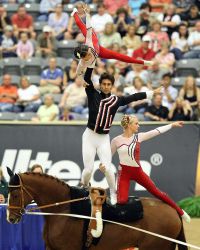 Чемпионка по выполнению гимнастических и акробатических упражнений на лошади отв