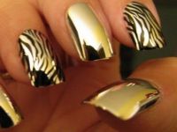 Metaliczny manicure 4