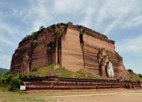 Недостроенная пагода Мингун