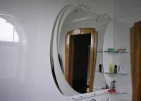 Koupelnové zrcadlo s policí6