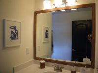 Огледало със светлина в банята 7