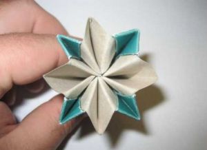 modré origami květiny31