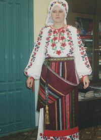 Mołdawski strój ludowy 9