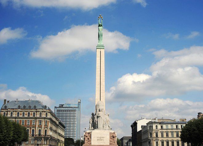 Памятник Свободы - символ истории Латвии