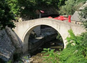 Гнутый мост в Мостаре