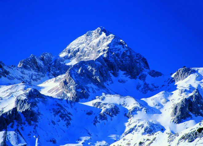Заснеженная вершина горы Триглав