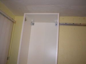 Причвршћивање кухињских ормара на зид22