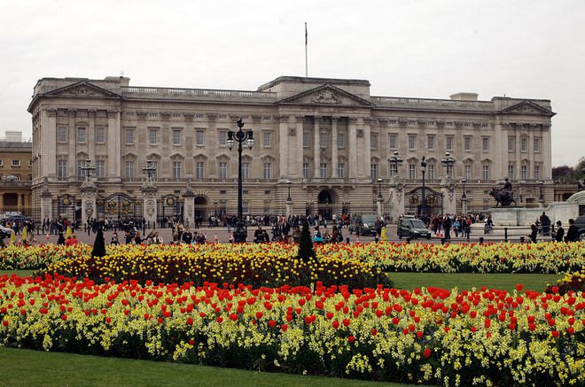 Принц Чарльз не собирается переезжать в Букингемский дворец