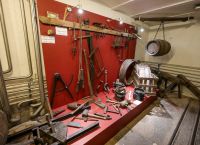 Коллекция старинного инвентаря в музее пивоварения