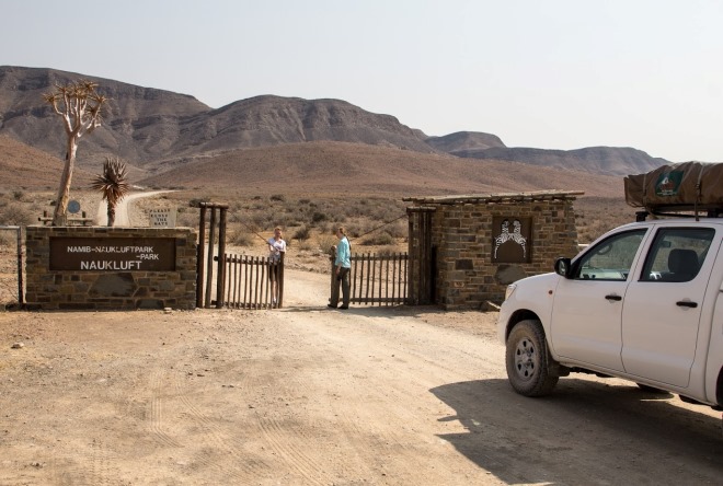 На автомобиле по Намибии
