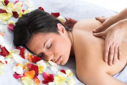 masaż nerwoból nerwu kulszowego