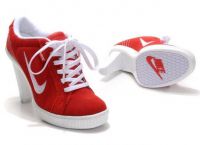 обувки Nike с токчета 1