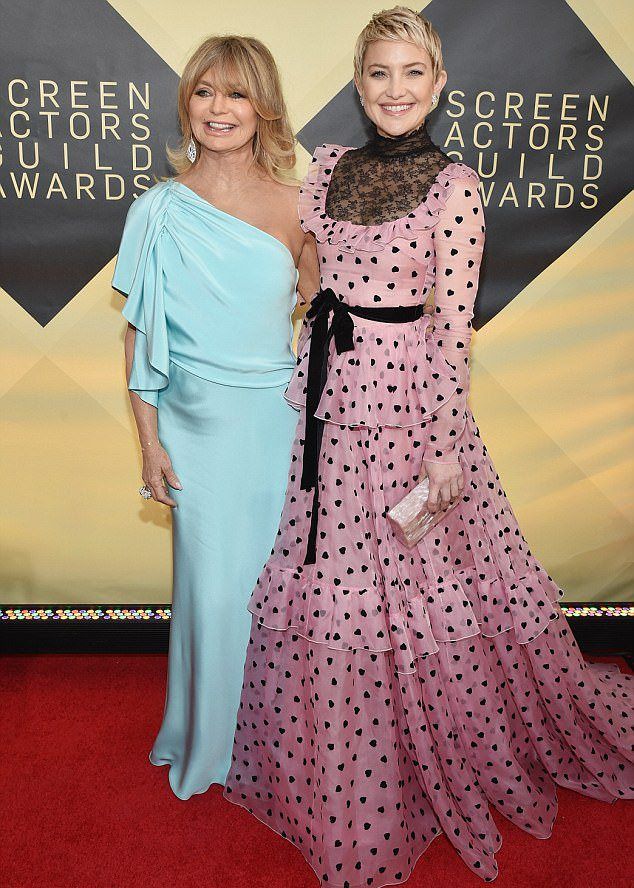 Голди Хоун и Кейт Хадсон на красной дорожке SAG Awards в январе