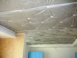 Zvočno izolacijski strop v apartmaju1