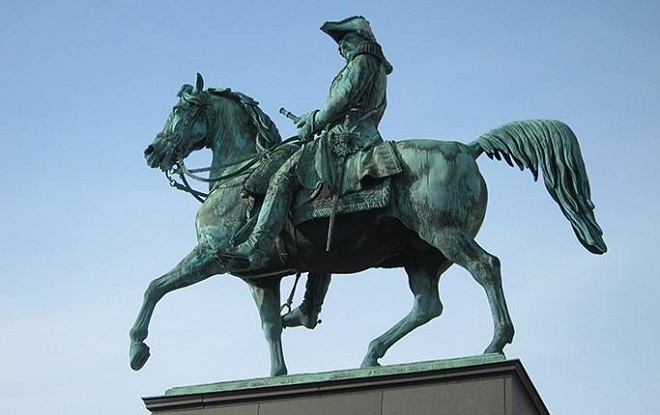 Статуя Карлу XIV Юхану
