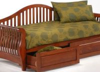 Pojedyncze drewniane łóżko6