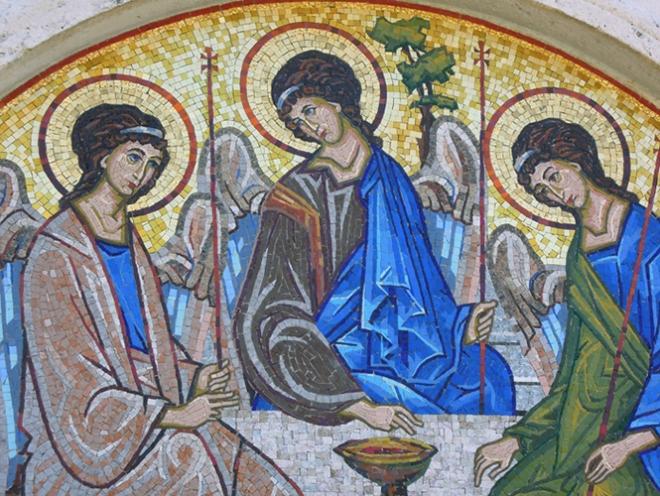 Мозаика на фресках храма Святой Троицы