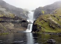 Водопад Оуфайруфосс - состоит из двух ступеней