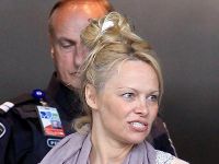 Pamela Anderson bez makijażu 9