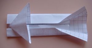 kako narediti raketo iz papirja 11