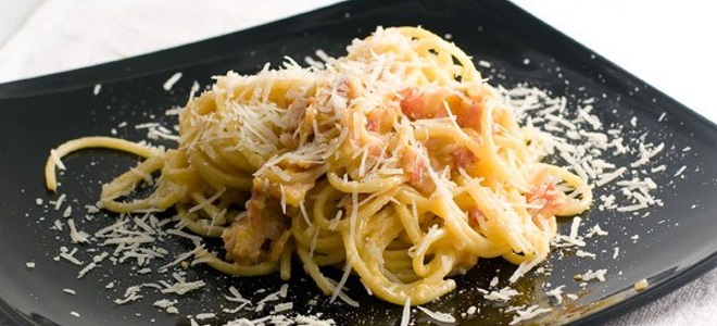 recept za tjesteninu carbonara s škampom i vrhnjem