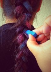 как да боядисваш косата си с пастелни моливи