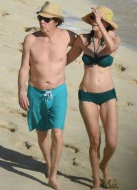 73-летний Пол Маккартни не выглядит стариком, а 56-летняя жена фору даст молодым