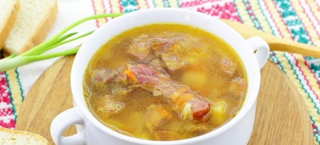 kako kuhati grahovo juho s prekajenimi rebri
