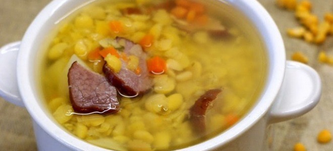 graška juha s govedinom i dimljenim mesom