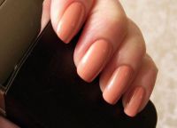 brzoskwiniowy manicure8