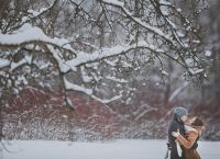 foto sjednici zimi u šumi 2