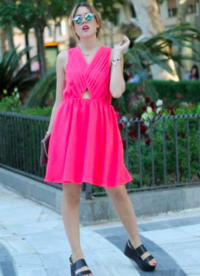 ružičasta haljina s crnim cipelama 8