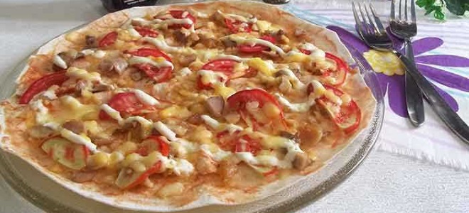pita pizza v mikrovalovni pečici