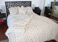 одеяло на леглото снимка 2
