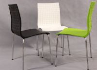 plastične stolice 12