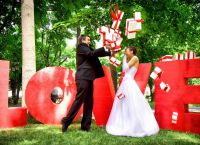 představuje pro svatební fotografický výstřel v létě 7