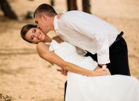позира за вјенчање фотографија у љето 9