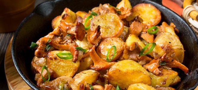 Jak usmażyć kurki na patelni z ziemniakami