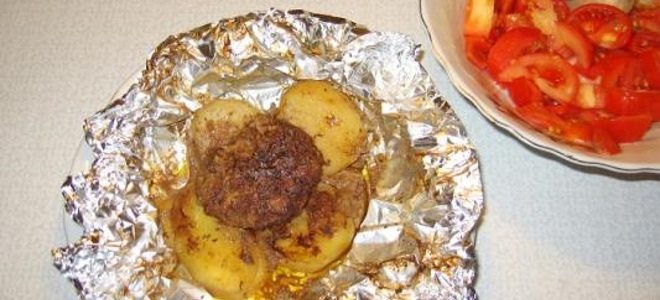 Картофи с мляно месо в фолио