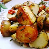 pečeni krumpir s češnjakom