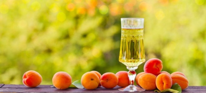 Meruňkový likér doma bez vodky