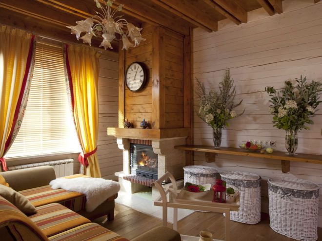 Интерьер деревянного дома в стиле прованс