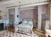 Provence styl ve vnitřku ložnice15
