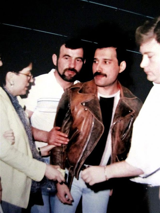 Published Previously Unknown Pictures Of Freddie Mercury With Boyfriend Jim Hutton 12 
